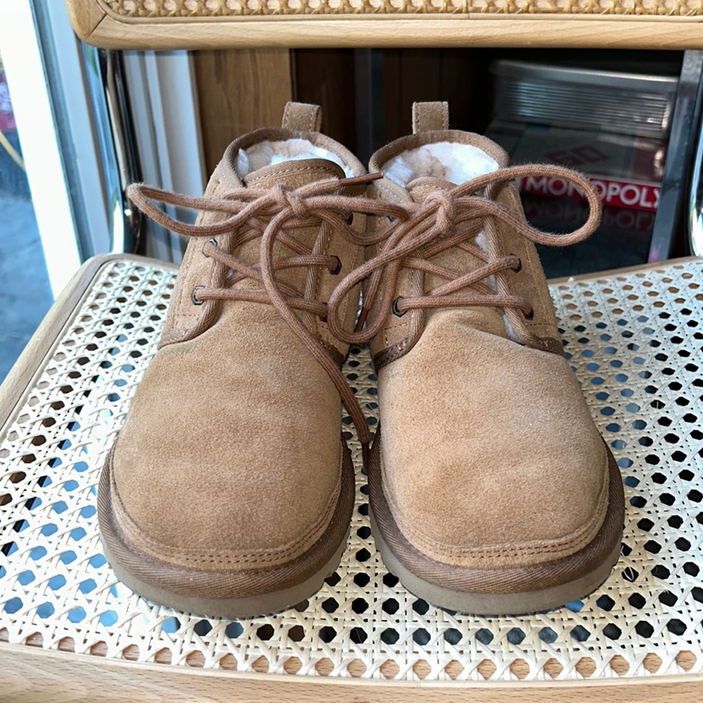 Tan UGG Women’s NEUMEL SZ 8